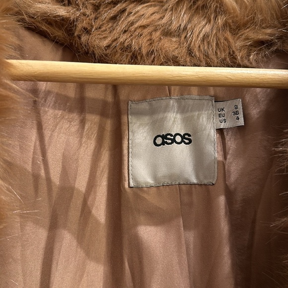 Fabulous Coat - Picture 3 of 8